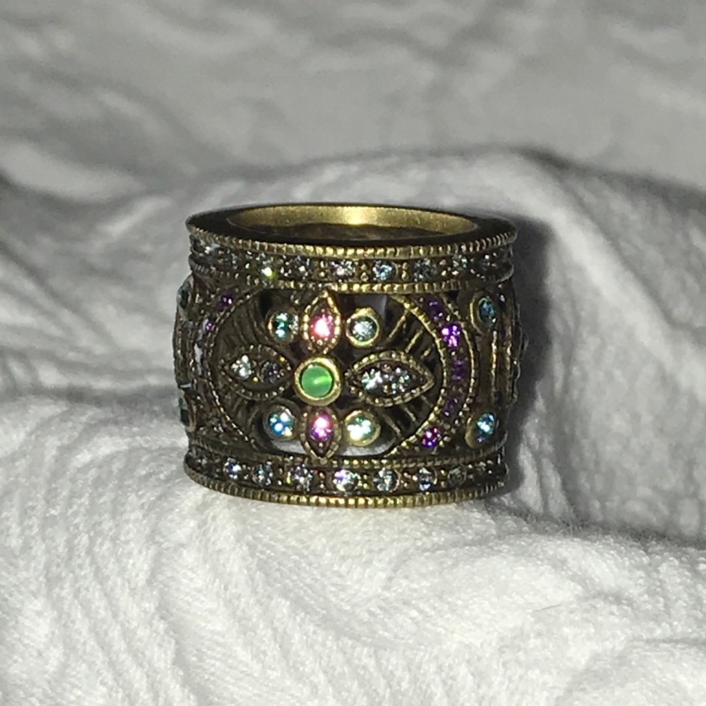Heidi Daus cigar band ring